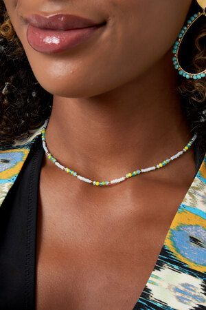 Halskette Perlen Golddetail – Weiß/Mehrfarbig h5 Bild3